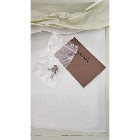 Burberry Logo Leather Slingback Pupms.   Store display. Comes with box and dust - Picture 8 of 13